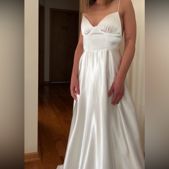 Silk wedding dress - Picture 11 of 12